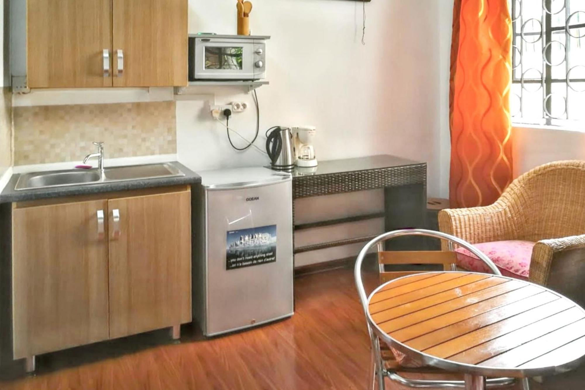 Charming Studio In Flic En Flac With Enclosed Garden 25M² Bagian luar foto