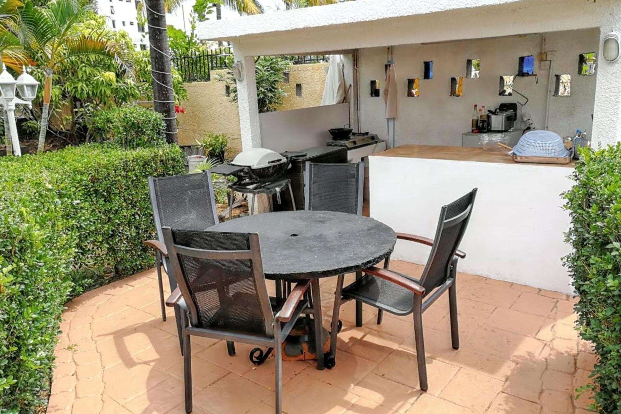 Charming Studio In Flic En Flac With Enclosed Garden 25M² Bagian luar foto